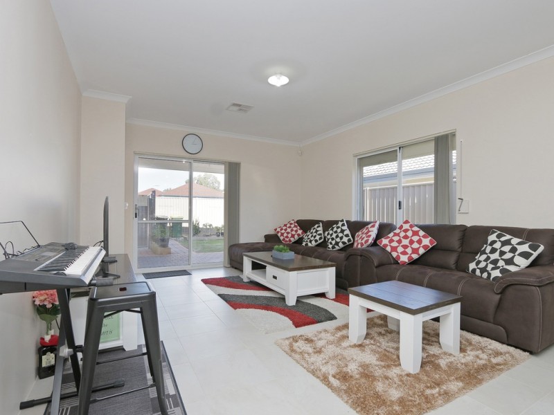 5 Harrogate St, Beckenham WA 6107