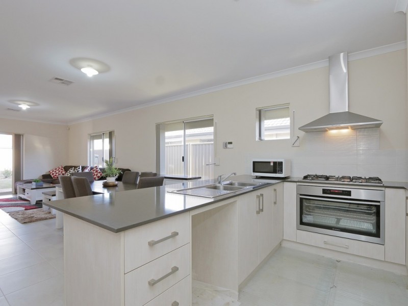 5 Harrogate St, Beckenham WA 6107