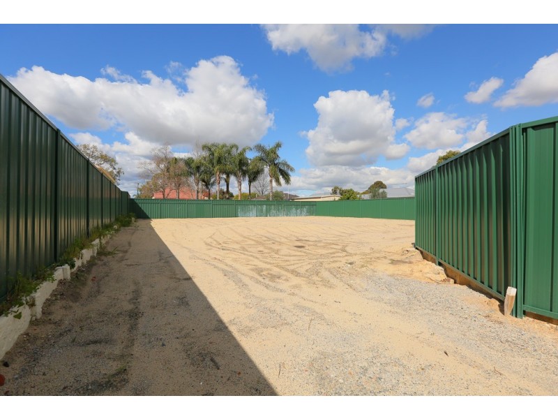 118b Lacey St, Beckenham WA 6107