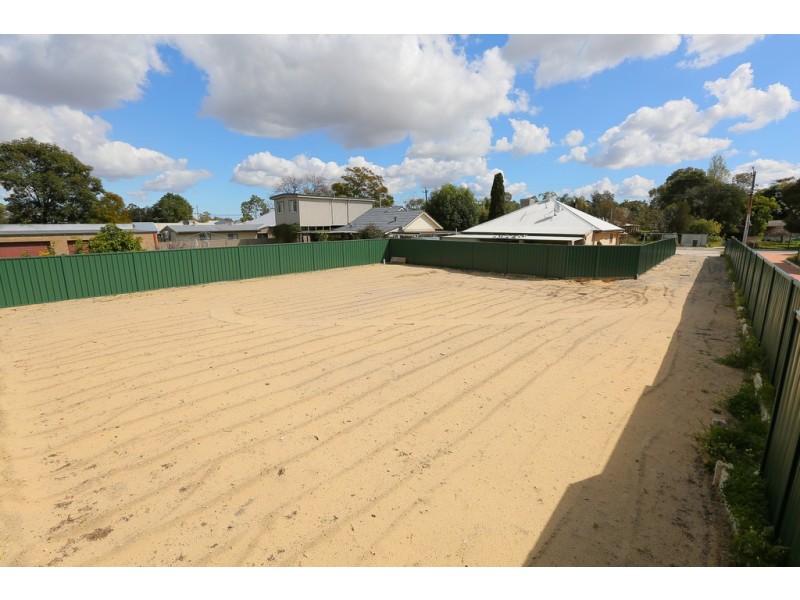 118b Lacey St, Beckenham WA 6107