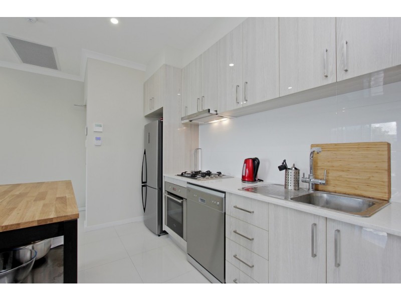 8/2 Edward Street, Perth WA 6000