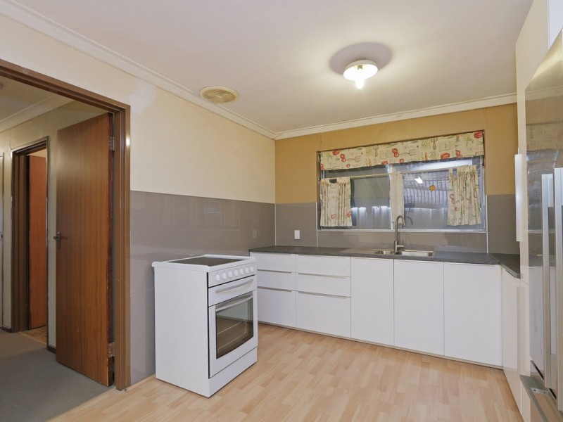 9A Longfield Rd, Maddington WA 6109