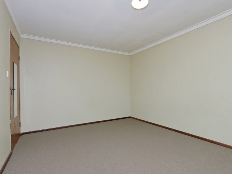 9A Longfield Rd, Maddington WA 6109