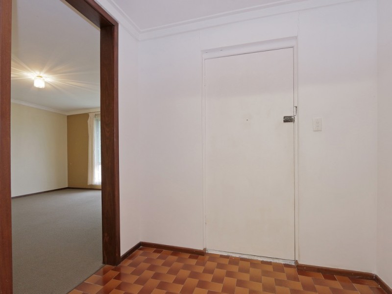 9A Longfield Rd, Maddington WA 6109