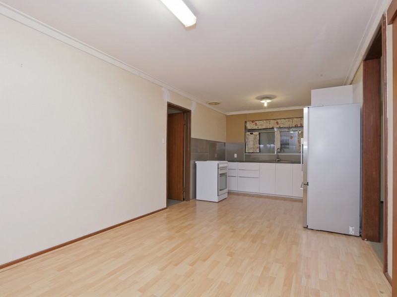 9A Longfield Rd, Maddington WA 6109