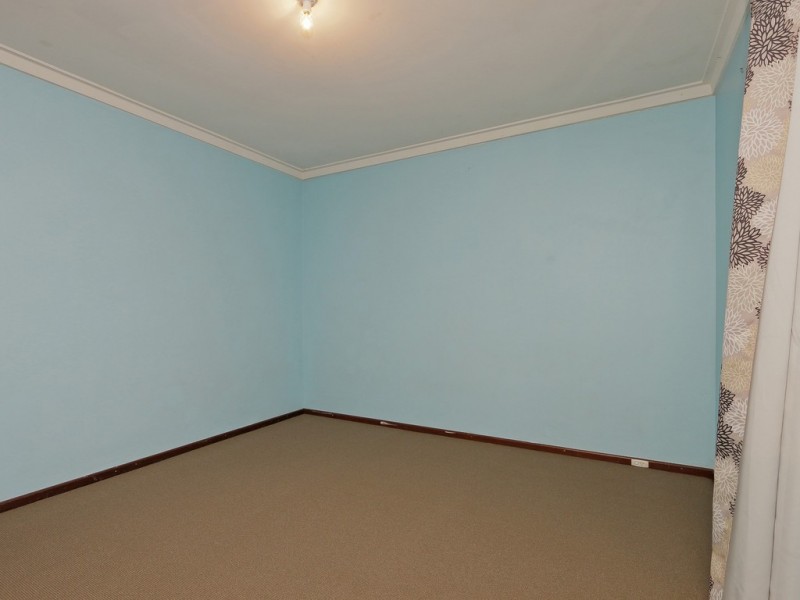 9A Longfield Rd, Maddington WA 6109