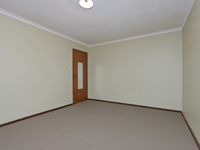 9A Longfield Rd, Maddington WA 6109