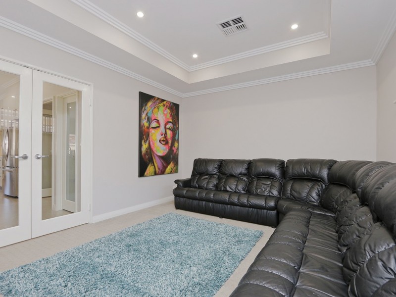24 Bradstocks Grove, Southern River WA 6110