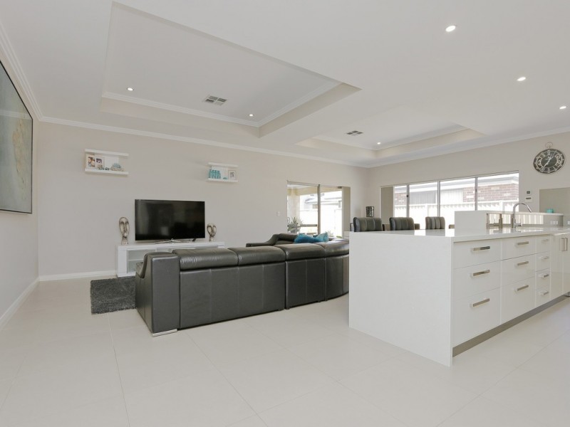 24 Bradstocks Grove, Southern River WA 6110