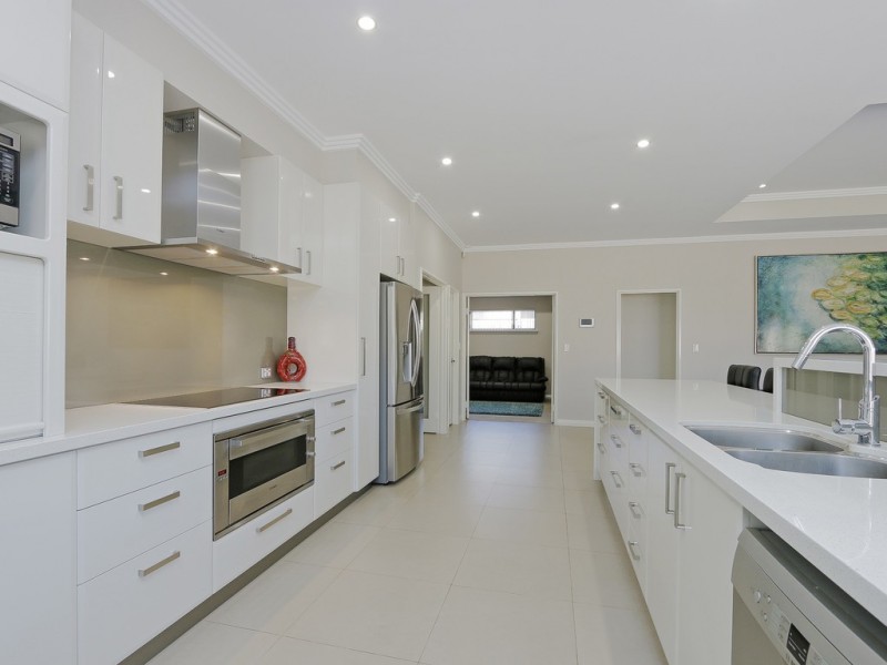 24 Bradstocks Grove, Southern River WA 6110