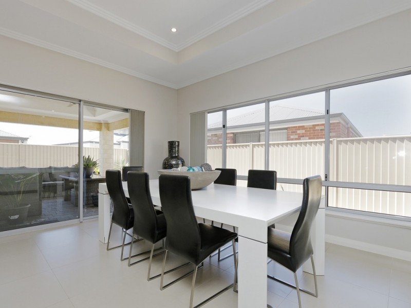 24 Bradstocks Grove, Southern River WA 6110