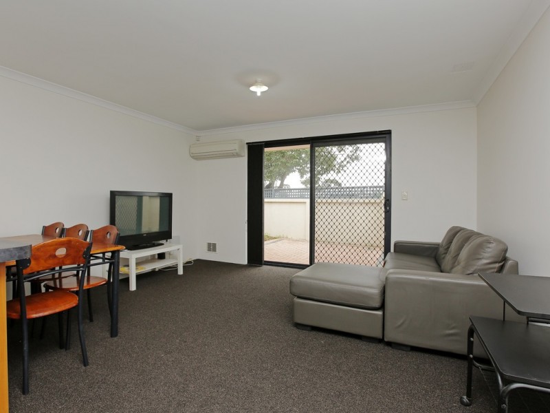 14/2 Boundary Rd, St James WA 6102