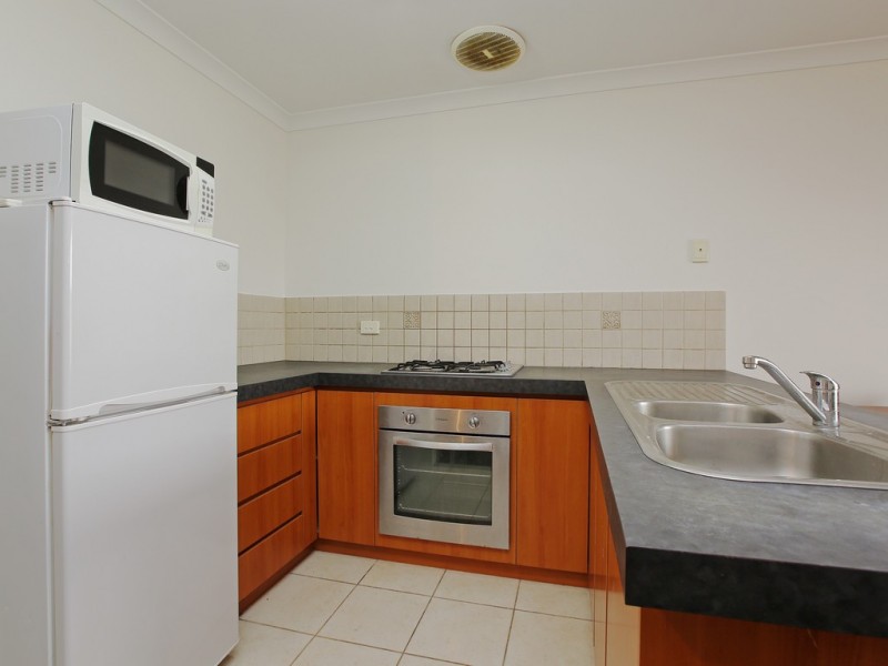 14/2 Boundary Rd, St James WA 6102