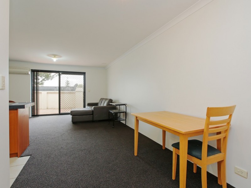 14/2 Boundary Rd, St James WA 6102