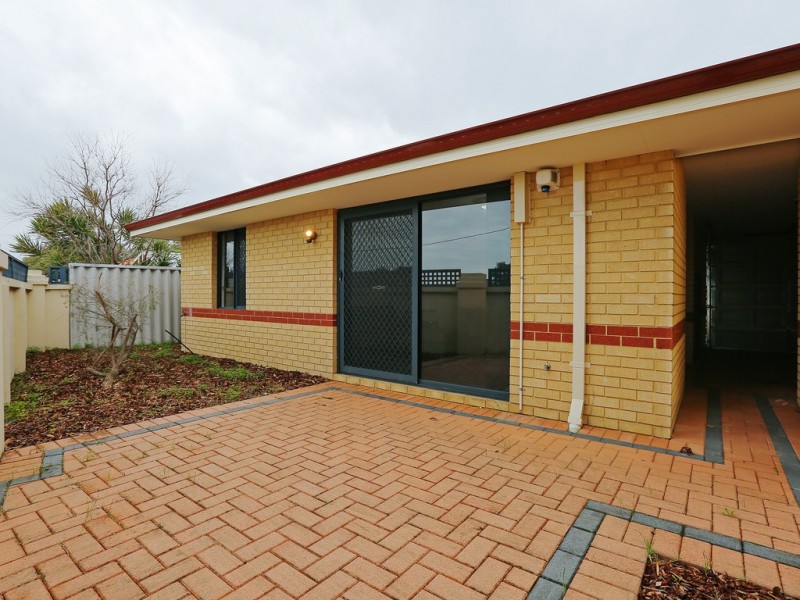 14/2 Boundary Rd, St James WA 6102