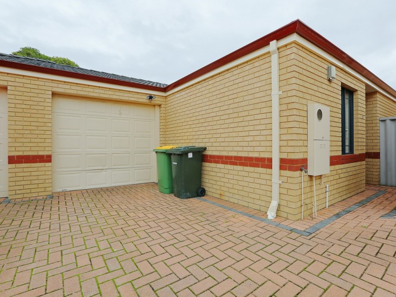 14/2 Boundary Rd, St James WA 6102