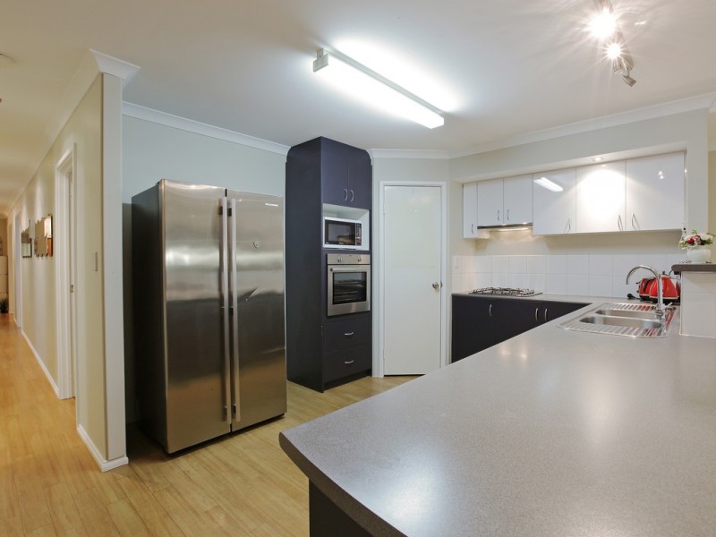 36 Balaka Way, Queens Park WA 6107