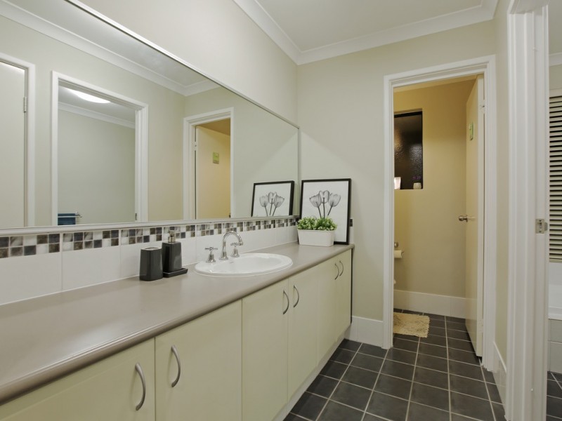 36 Balaka Way, Queens Park WA 6107