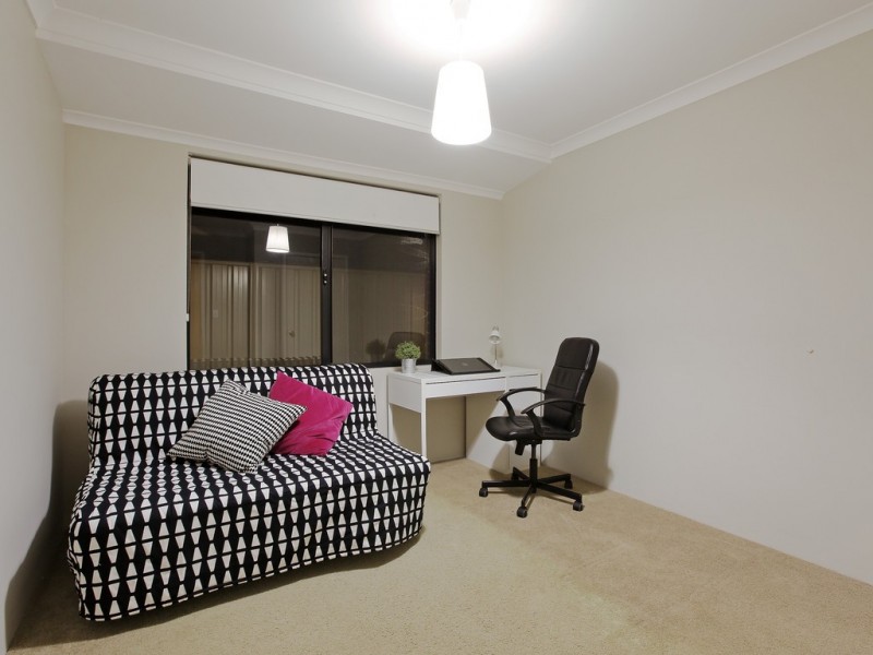 36 Balaka Way, Queens Park WA 6107