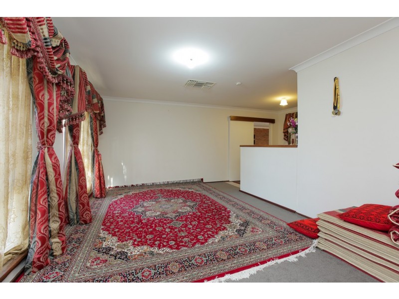 15 Charnley Close, Gosnells WA 6110