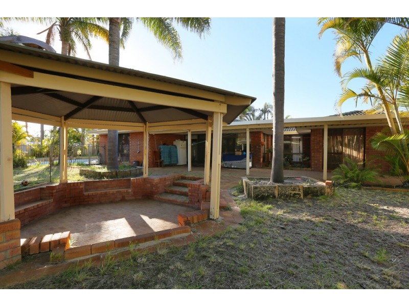 15 Charnley Close, Gosnells WA 6110