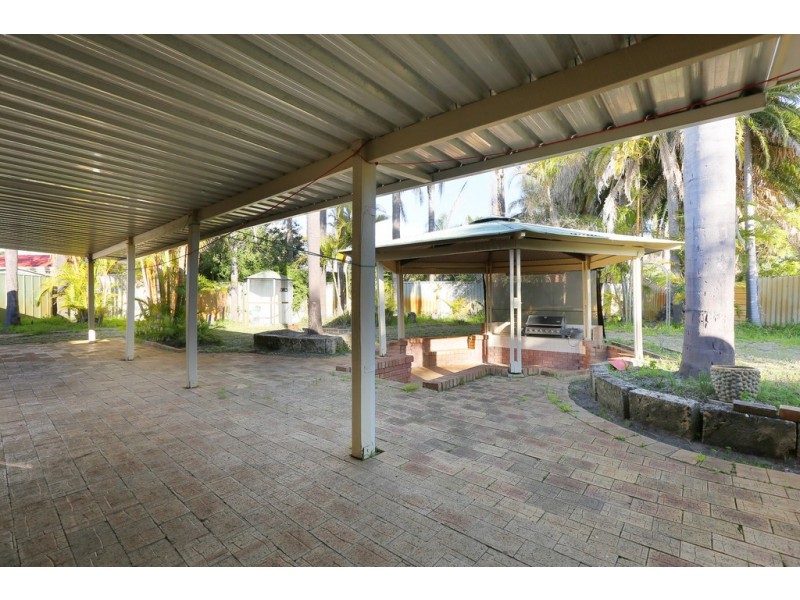 15 Charnley Close, Gosnells WA 6110