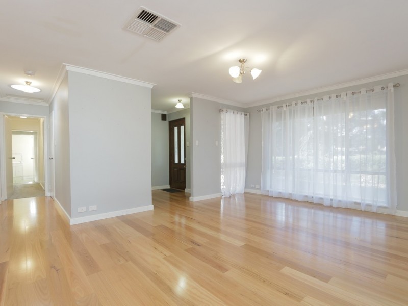 32 Juniper Way, Forrestfield WA 6058