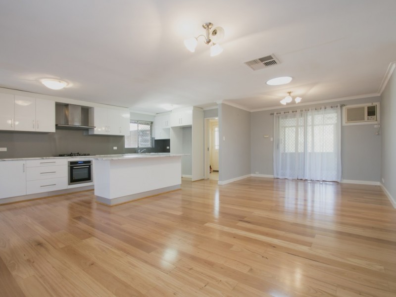 32 Juniper Way, Forrestfield WA 6058