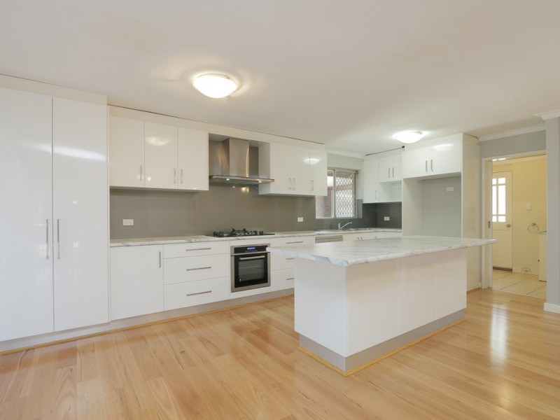 32 Juniper Way, Forrestfield WA 6058