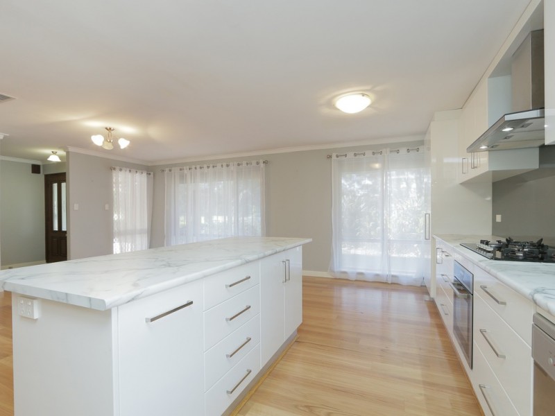 32 Juniper Way, Forrestfield WA 6058