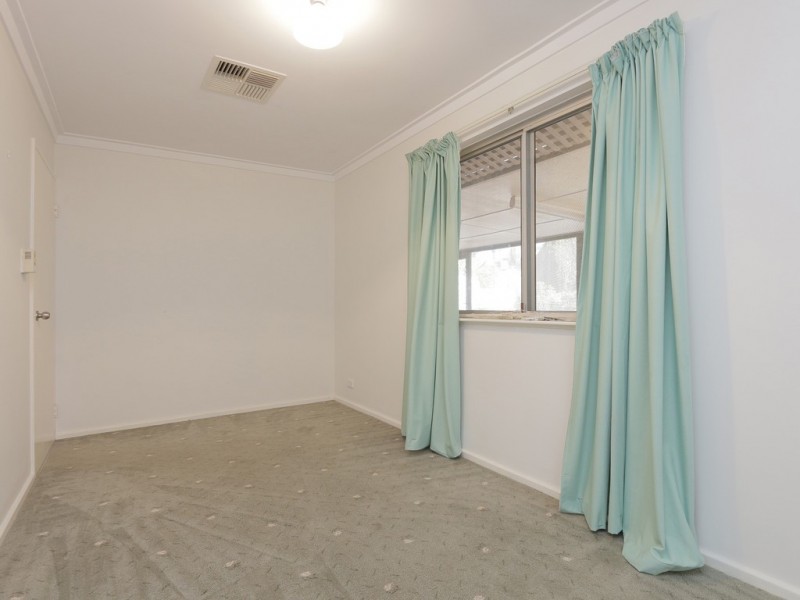 32 Juniper Way, Forrestfield WA 6058