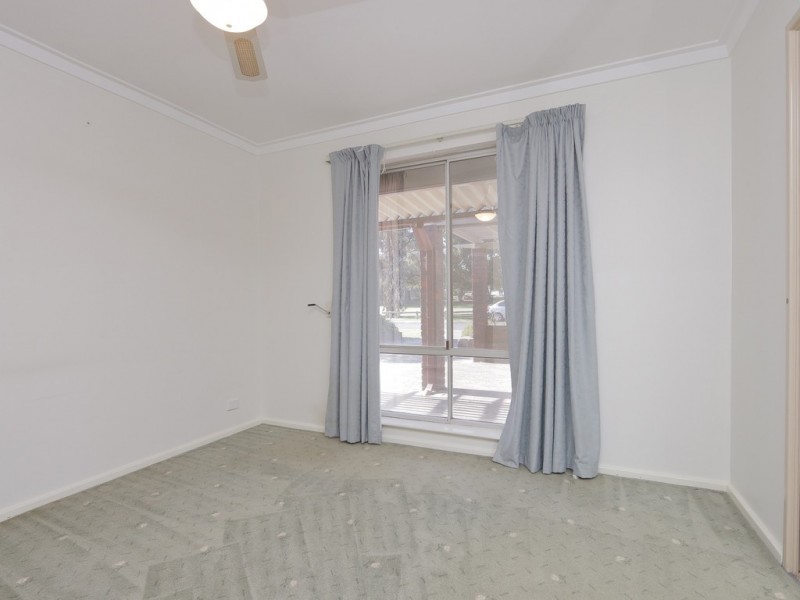 32 Juniper Way, Forrestfield WA 6058