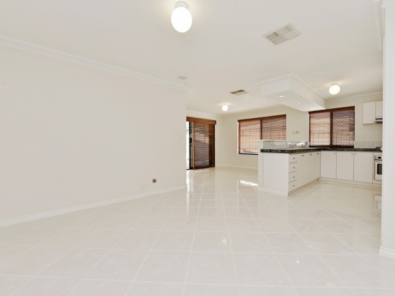 453 Belgravia St, Cloverdale WA 6105