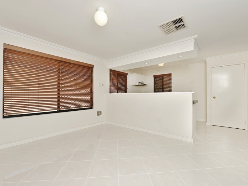 453 Belgravia St, Cloverdale WA 6105