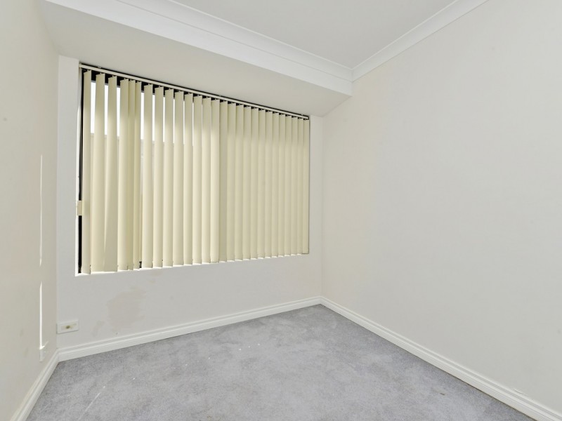 453 Belgravia St, Cloverdale WA 6105