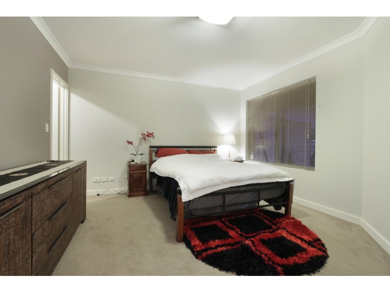 3/122 Thomas Street, Queens Park WA 6107