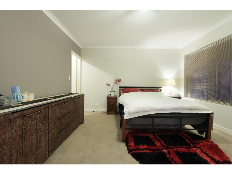 3/122 Thomas Street, Queens Park WA 6107