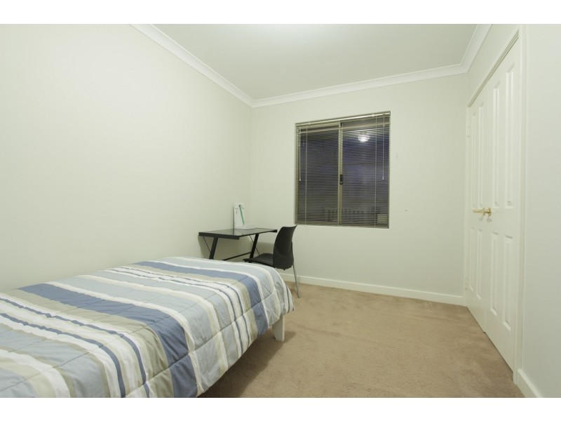 3/122 Thomas Street, Queens Park WA 6107