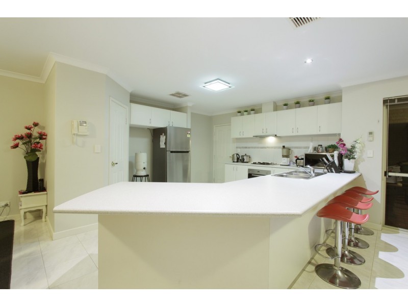 3/122 Thomas Street, Queens Park WA 6107