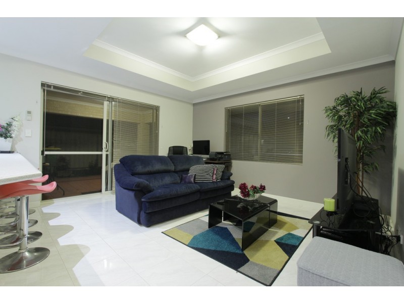 3/122 Thomas Street, Queens Park WA 6107