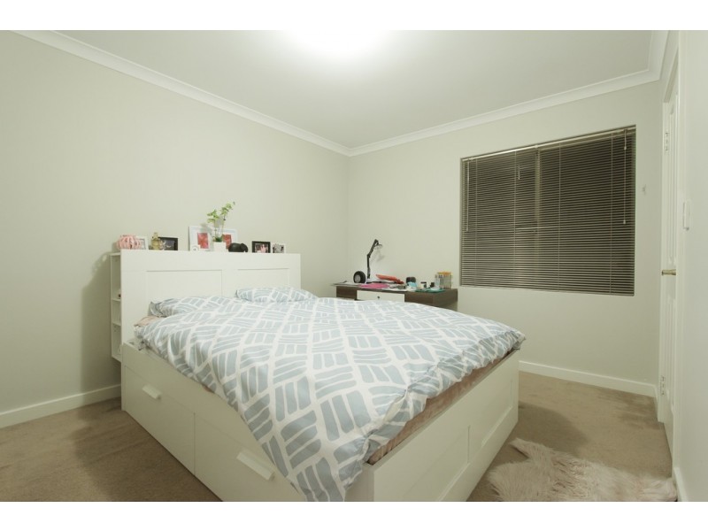 3/122 Thomas Street, Queens Park WA 6107