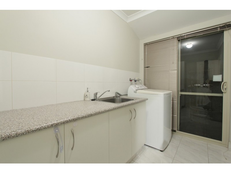 3/122 Thomas Street, Queens Park WA 6107