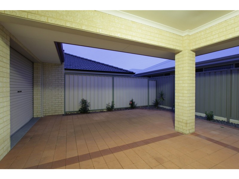 3/122 Thomas Street, Queens Park WA 6107