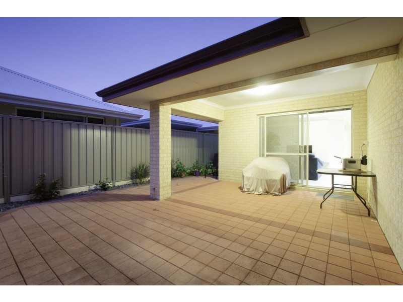 3/122 Thomas Street, Queens Park WA 6107