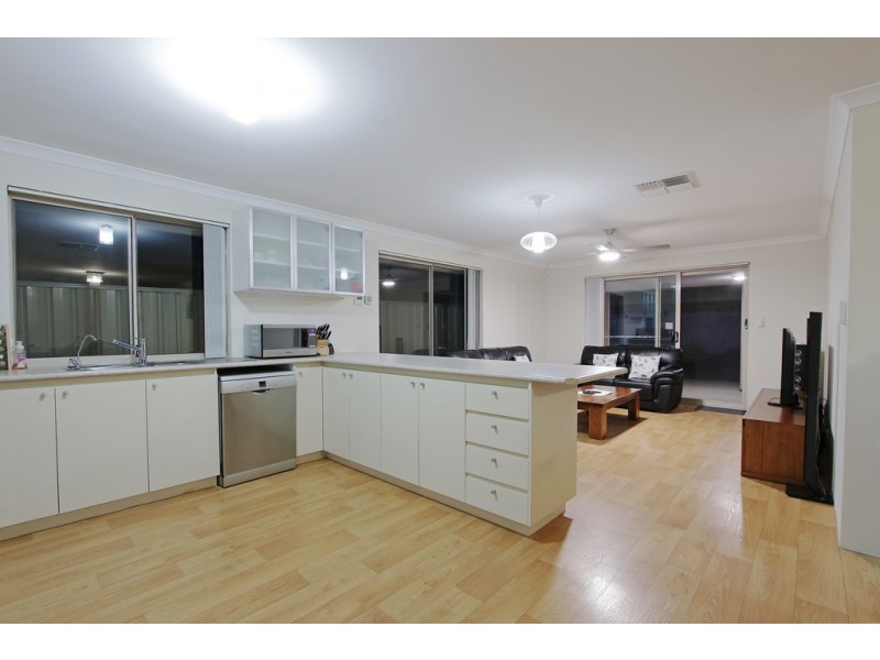 10 William Street, Wattle Grove WA 6107