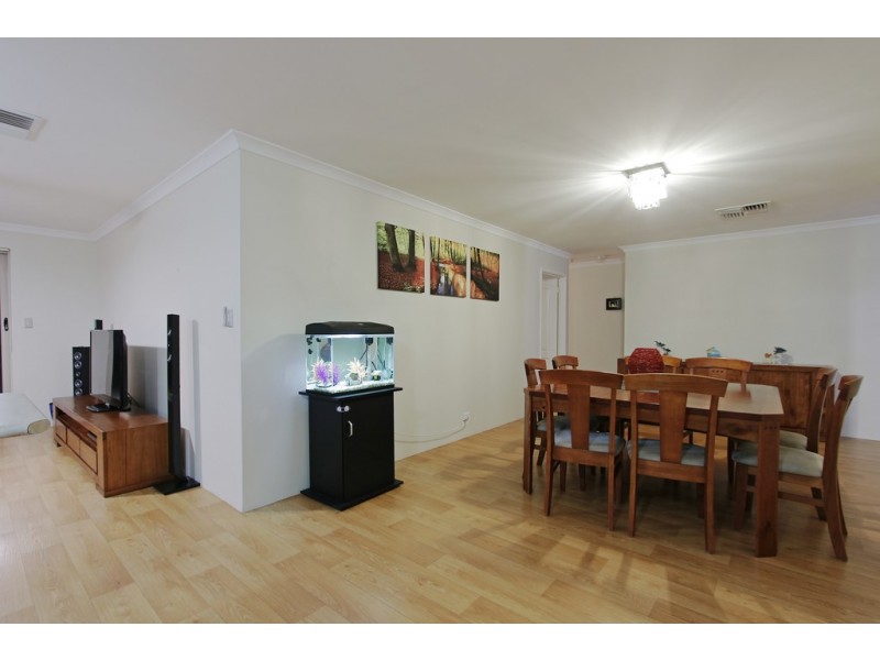 10 William Street, Wattle Grove WA 6107