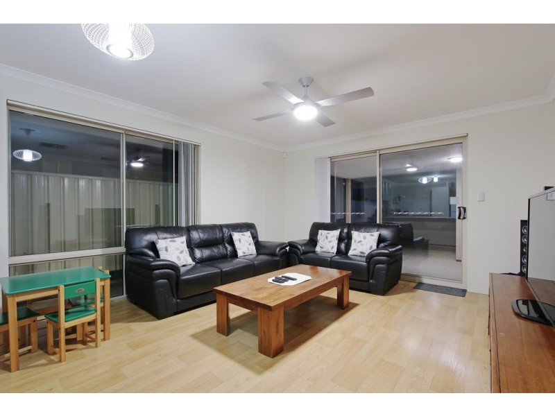 10 William Street, Wattle Grove WA 6107