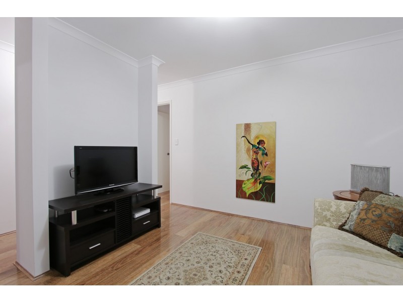 22 Tulip Way, East Cannington WA 6107