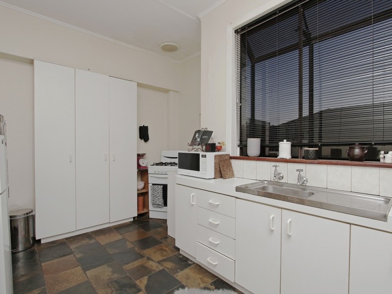 1/270 George Street, Queens Park WA 6107