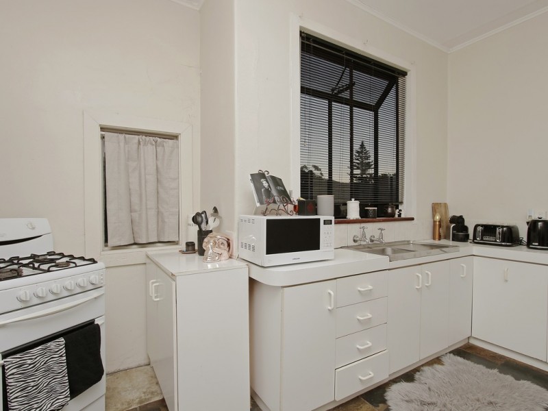 1/270 George Street, Queens Park WA 6107